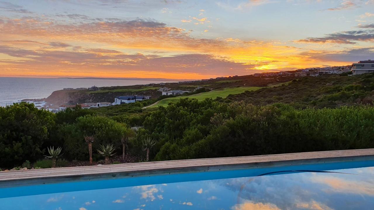 Villa Luxury Located On Pinnacle Point Golf Estate